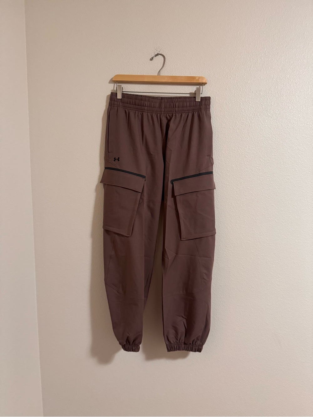 NWT Under Armour Brown Cargo Joggers with Zippered Flaps